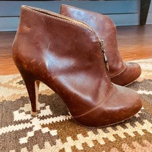 cynthia vincent brown leather booties size 5.5